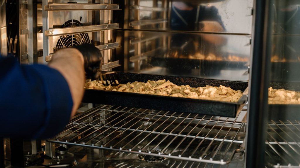 blue gradient travel (Presentation (16:9)) - 1